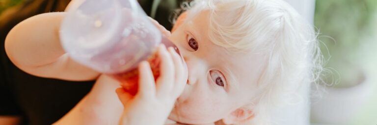 Bebeklerde Sıvı Tüketiminin Önemi ve Takibi
